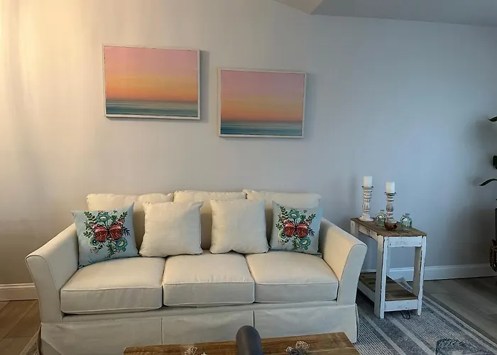 The Couples Nest Ocean Edge Condo