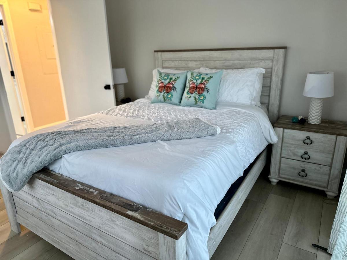 The Couples Nest Ocean Edge Brewster